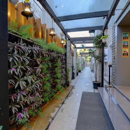 Sterling Keys By Tgi Hotel Bangalore Exterior photo