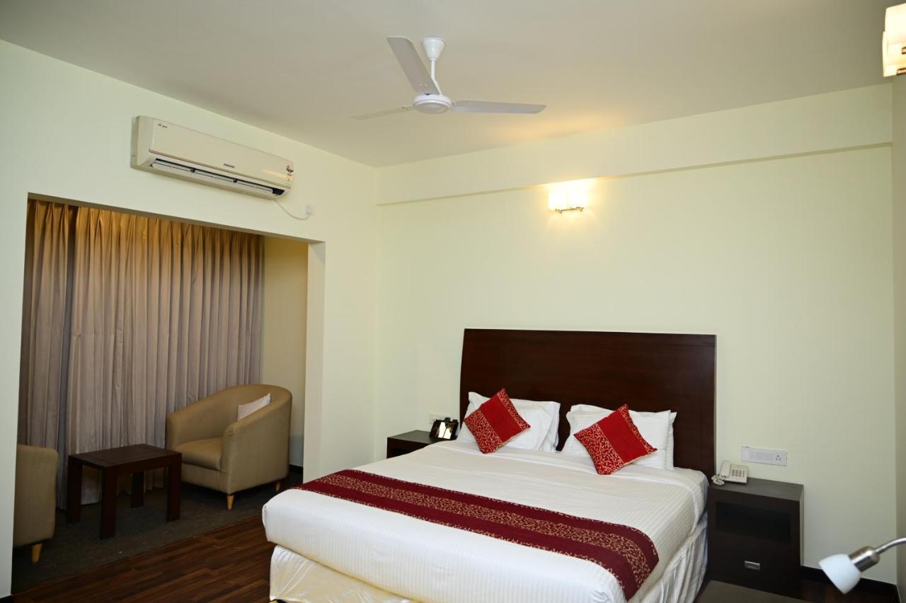 Sterling Keys By Tgi Hotel Bangalore Exterior photo