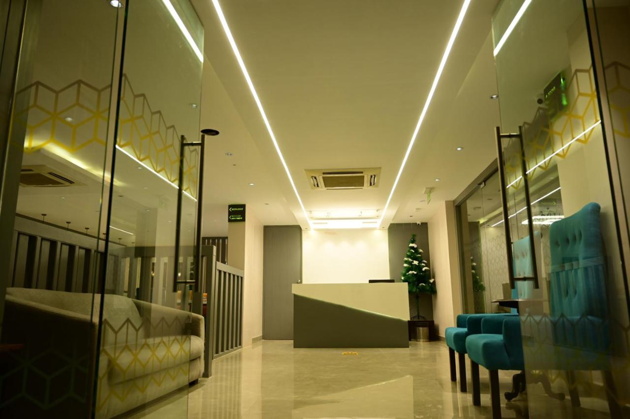 Sterling Keys By Tgi Hotel Bangalore Exterior photo